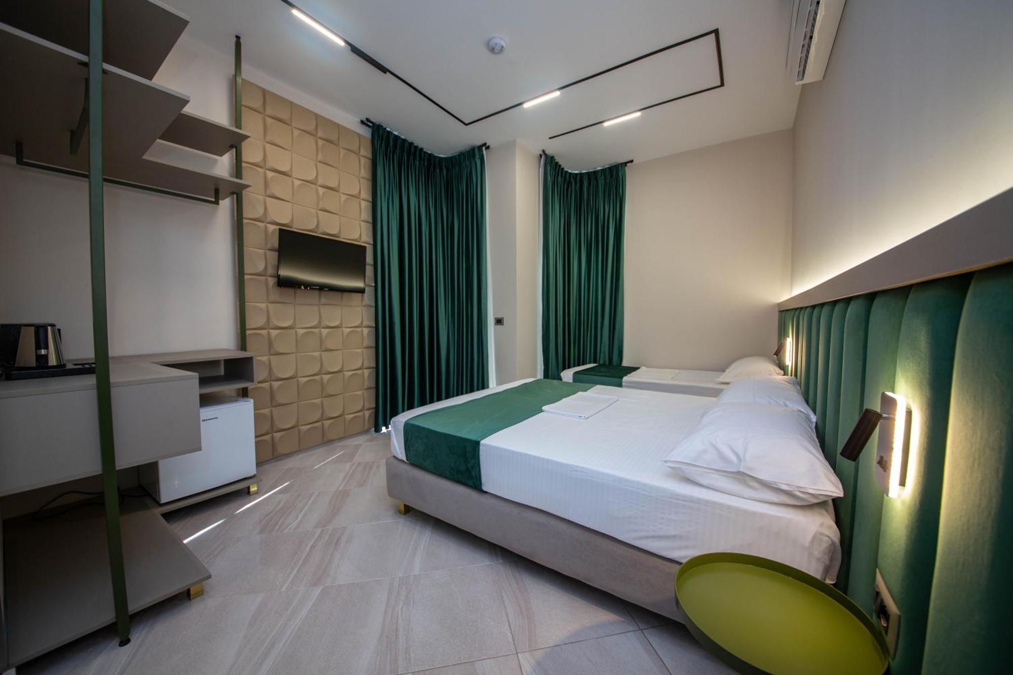 Hotel Royal Radhimë المظهر الخارجي الصورة