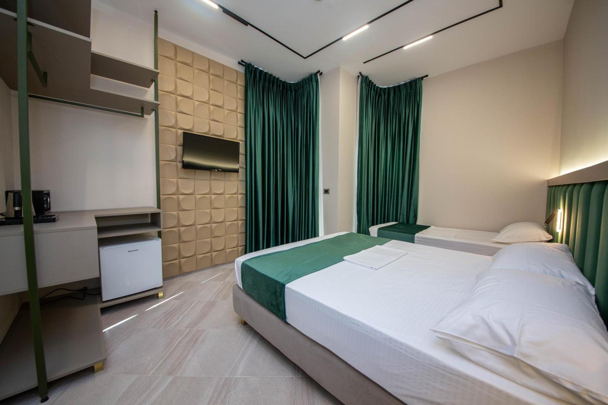 Hotel Royal Radhimë المظهر الخارجي الصورة