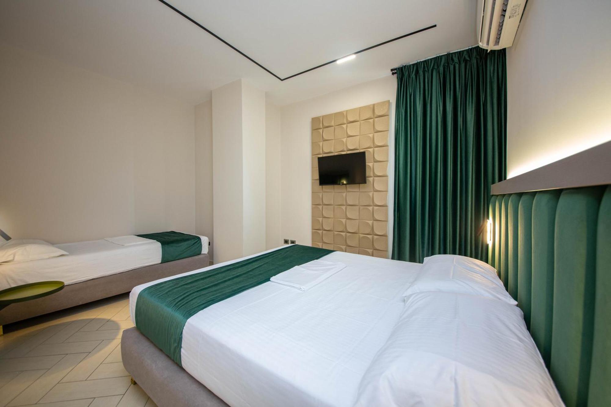 Hotel Royal Radhimë المظهر الخارجي الصورة