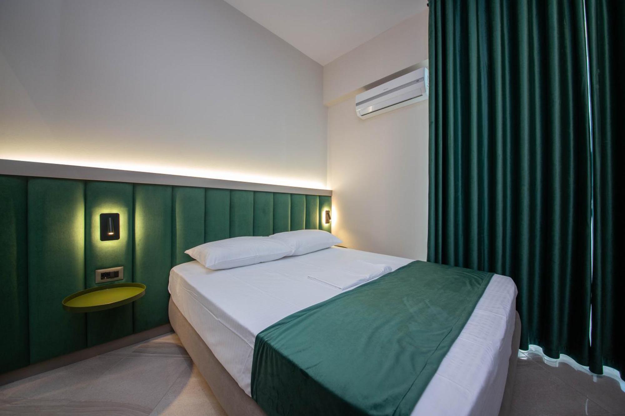 Hotel Royal Radhimë المظهر الخارجي الصورة