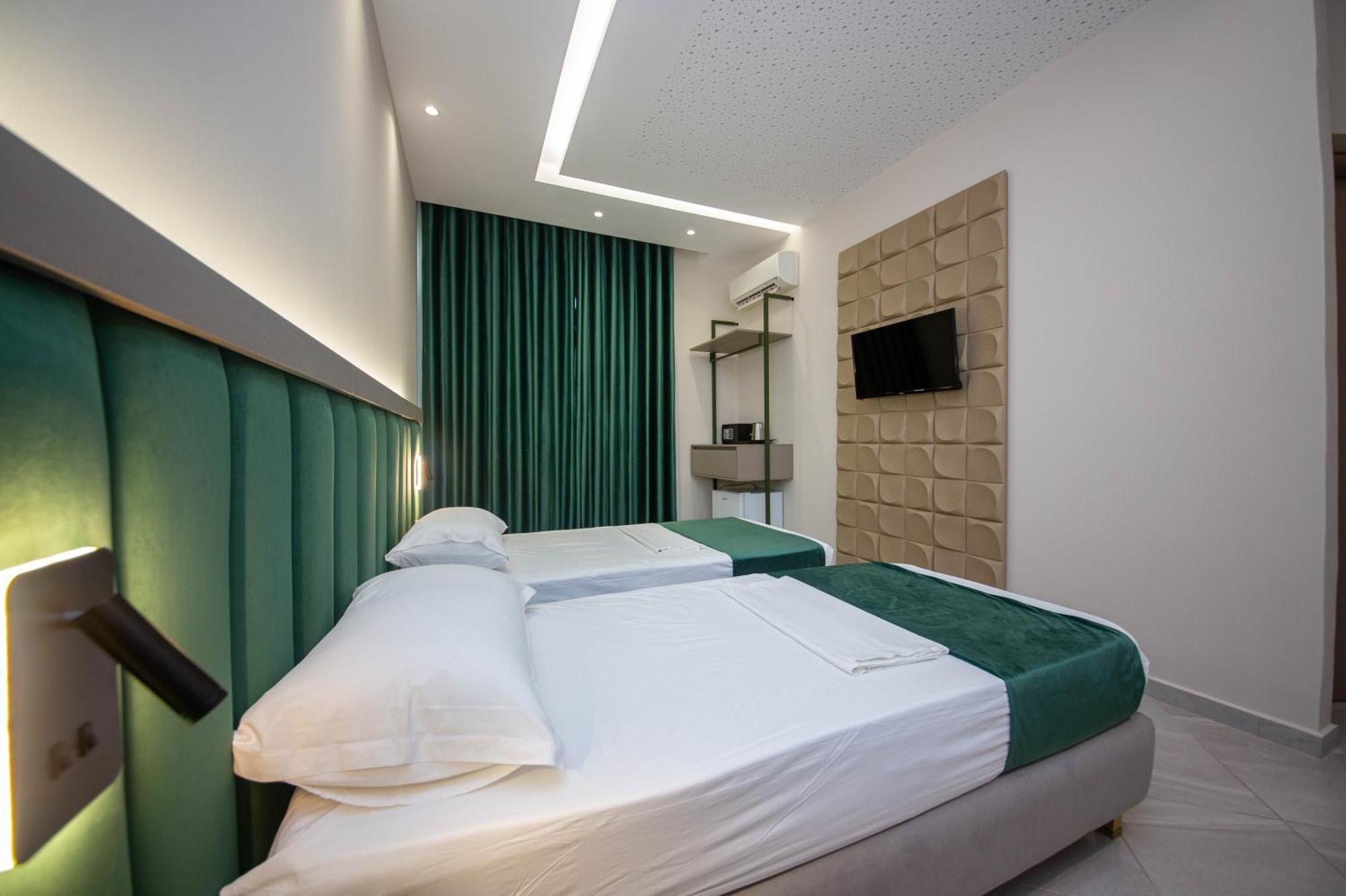 Hotel Royal Radhimë المظهر الخارجي الصورة