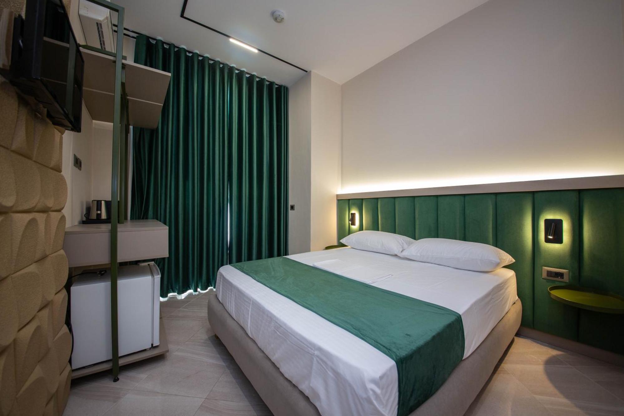 Hotel Royal Radhimë المظهر الخارجي الصورة
