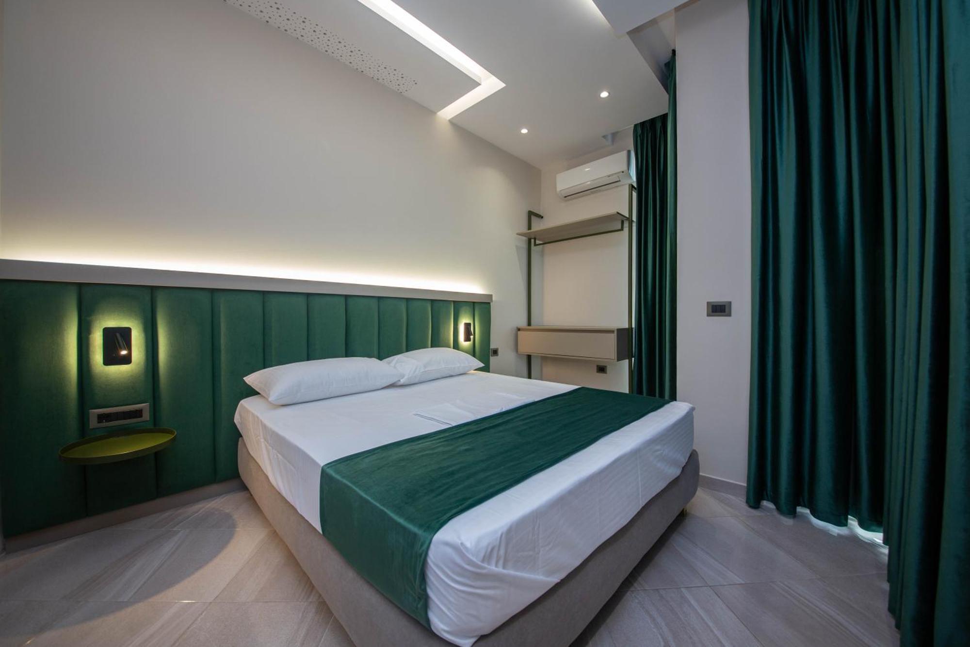 Hotel Royal Radhimë المظهر الخارجي الصورة