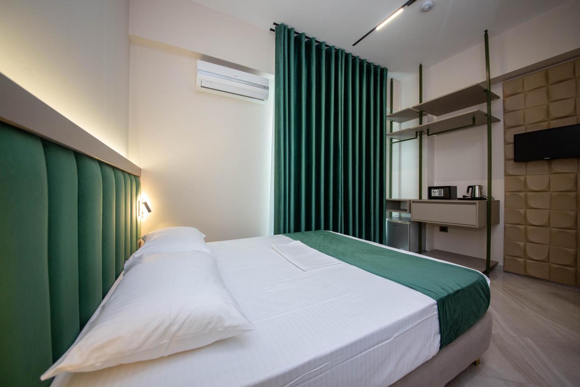 Hotel Royal Radhimë المظهر الخارجي الصورة