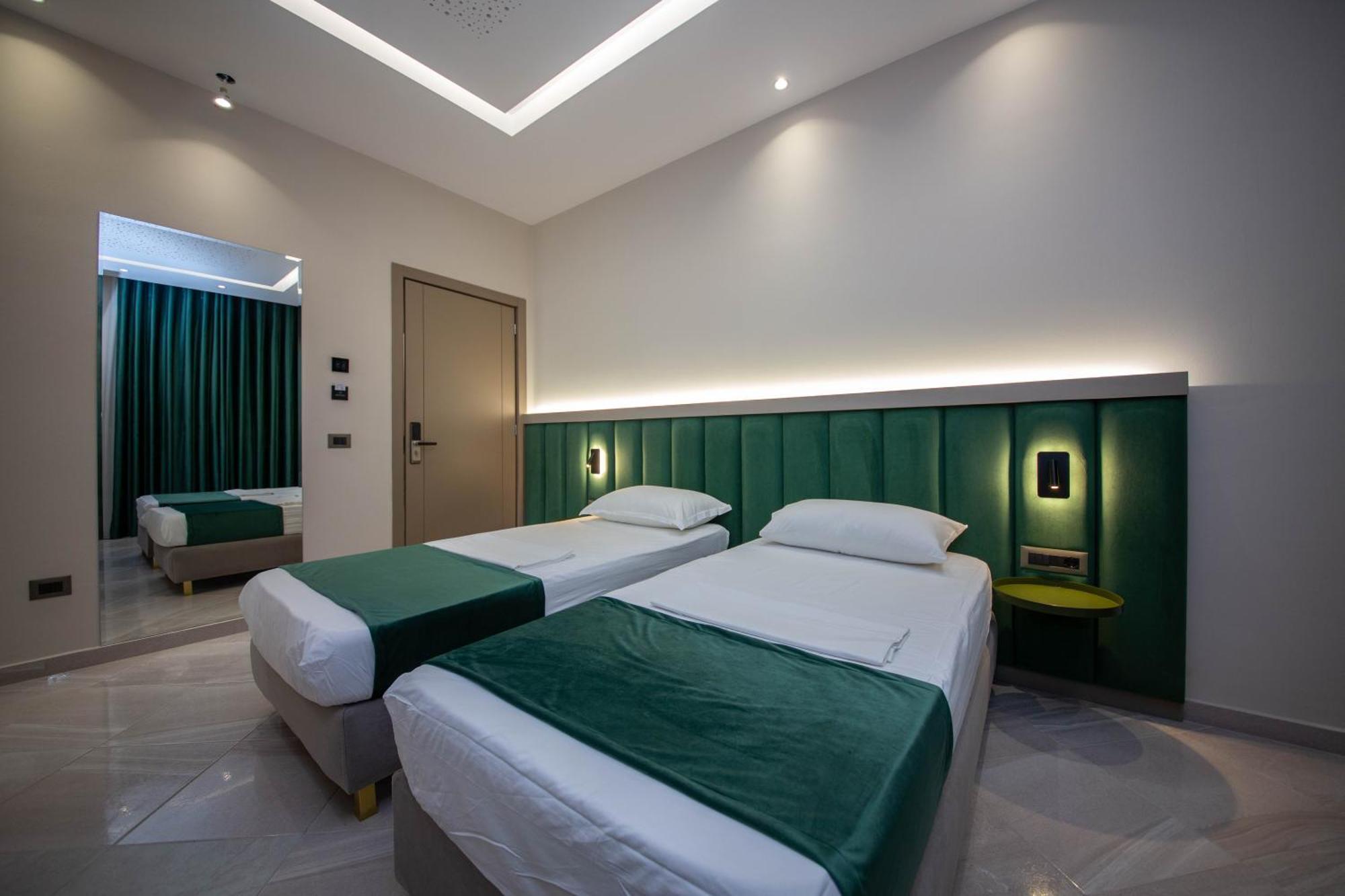 Hotel Royal Radhimë المظهر الخارجي الصورة