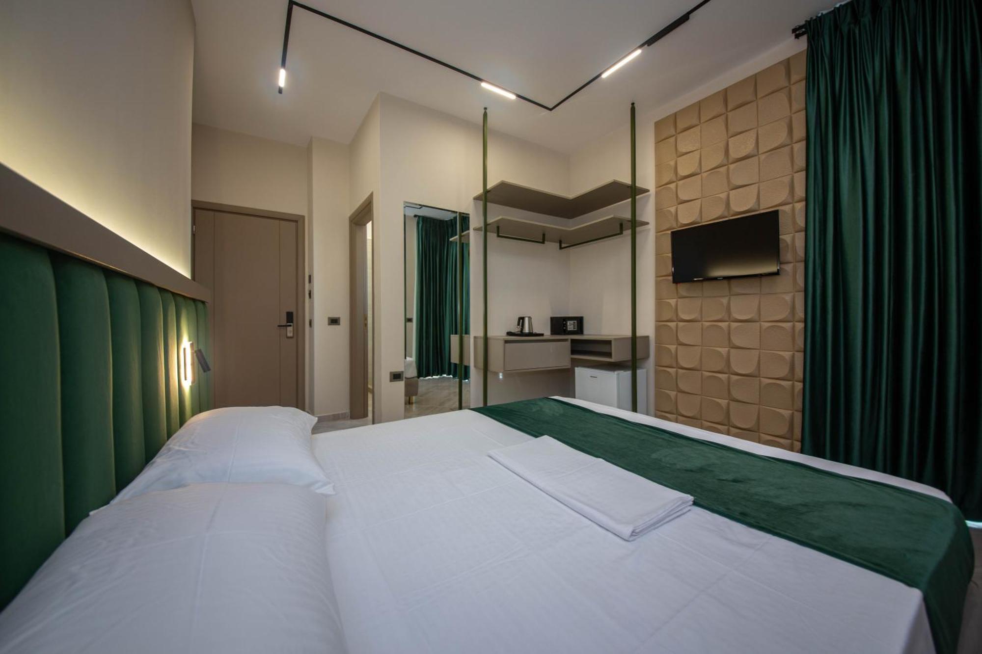 Hotel Royal Radhimë المظهر الخارجي الصورة