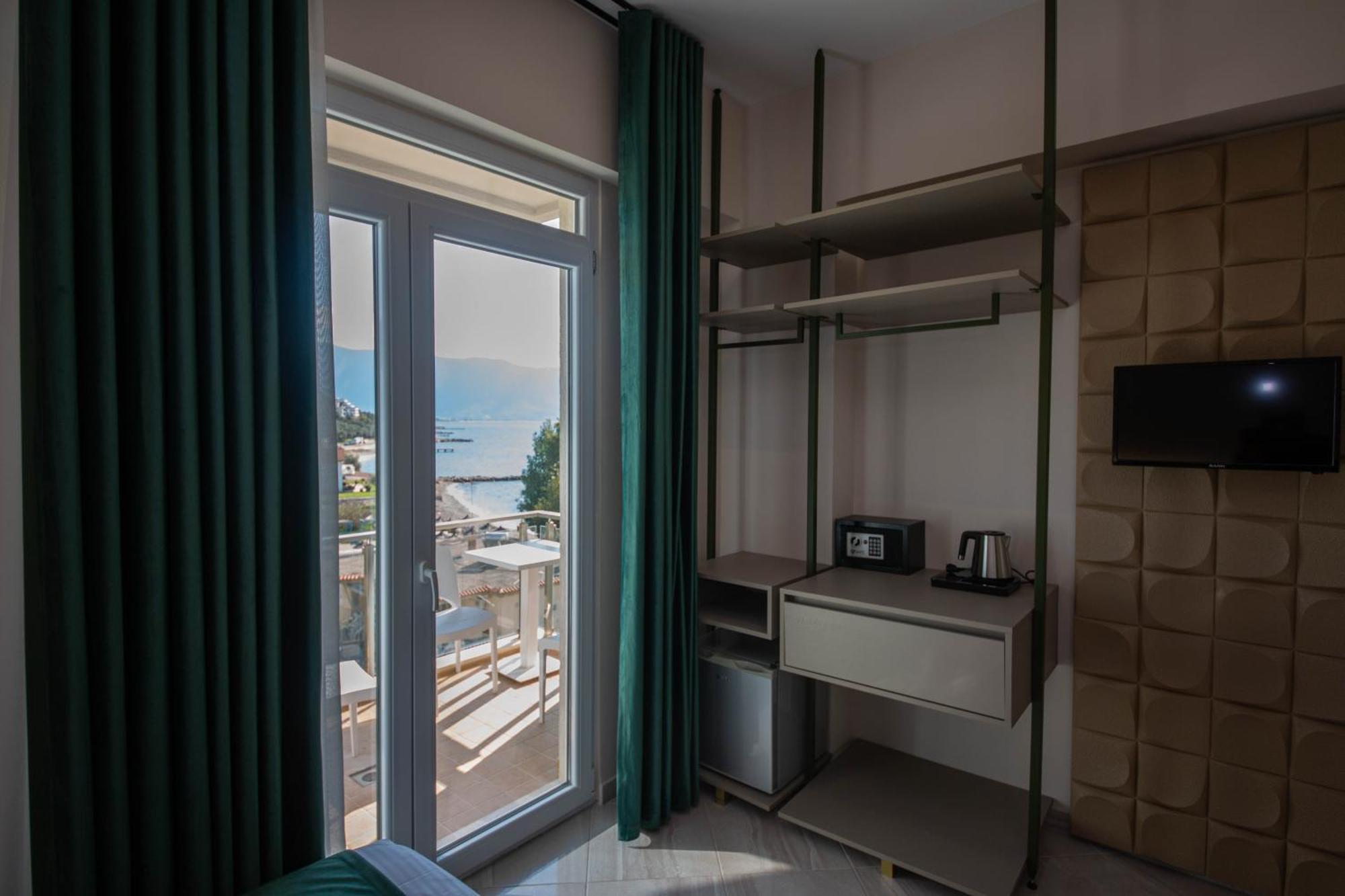 Hotel Royal Radhimë المظهر الخارجي الصورة