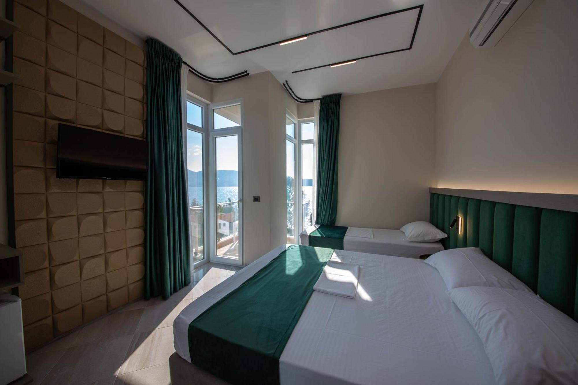 Hotel Royal Radhimë المظهر الخارجي الصورة