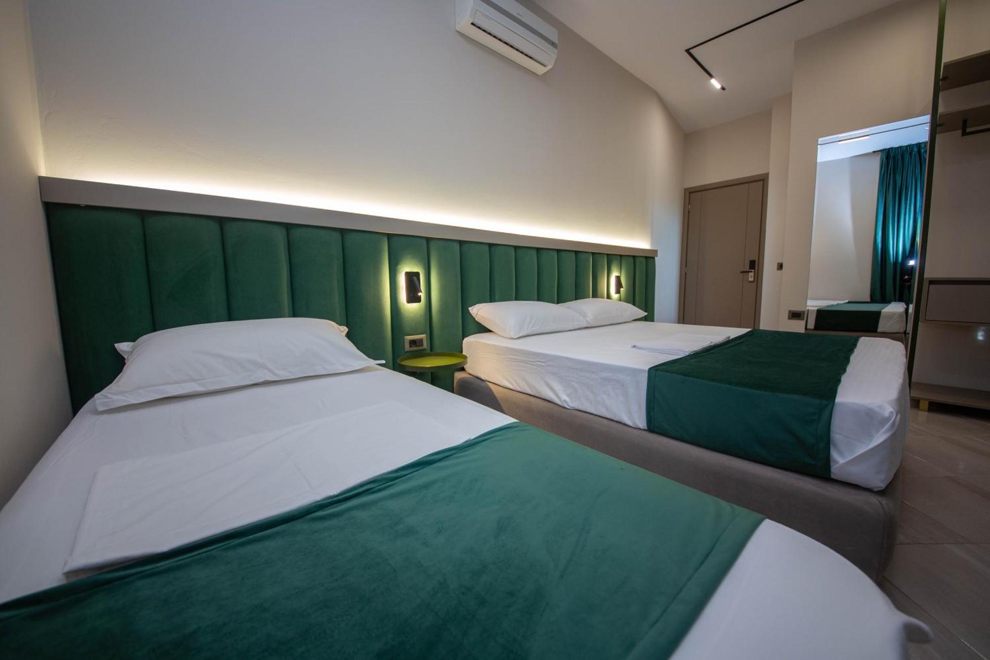 Hotel Royal Radhimë المظهر الخارجي الصورة