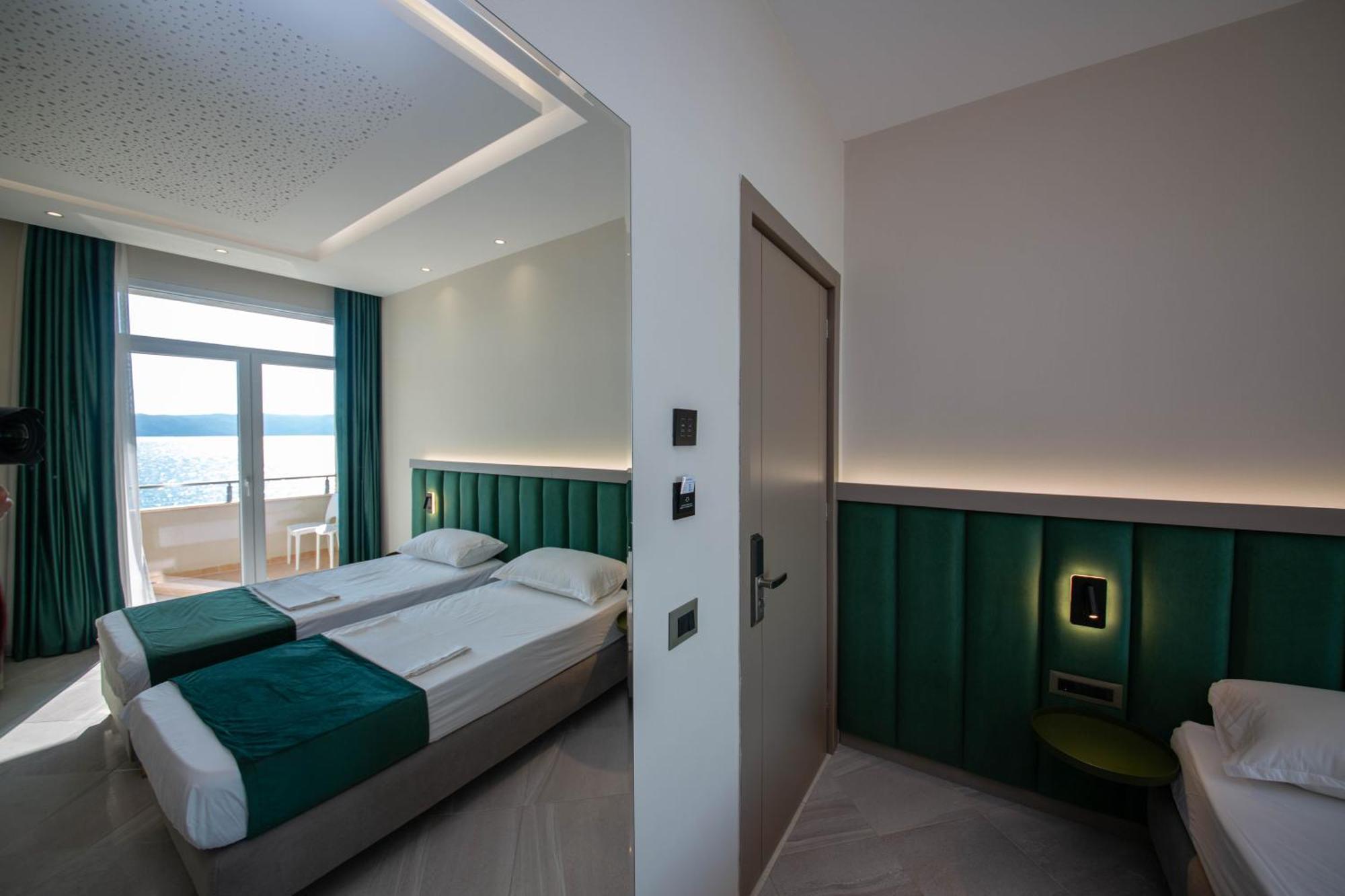 Hotel Royal Radhimë المظهر الخارجي الصورة