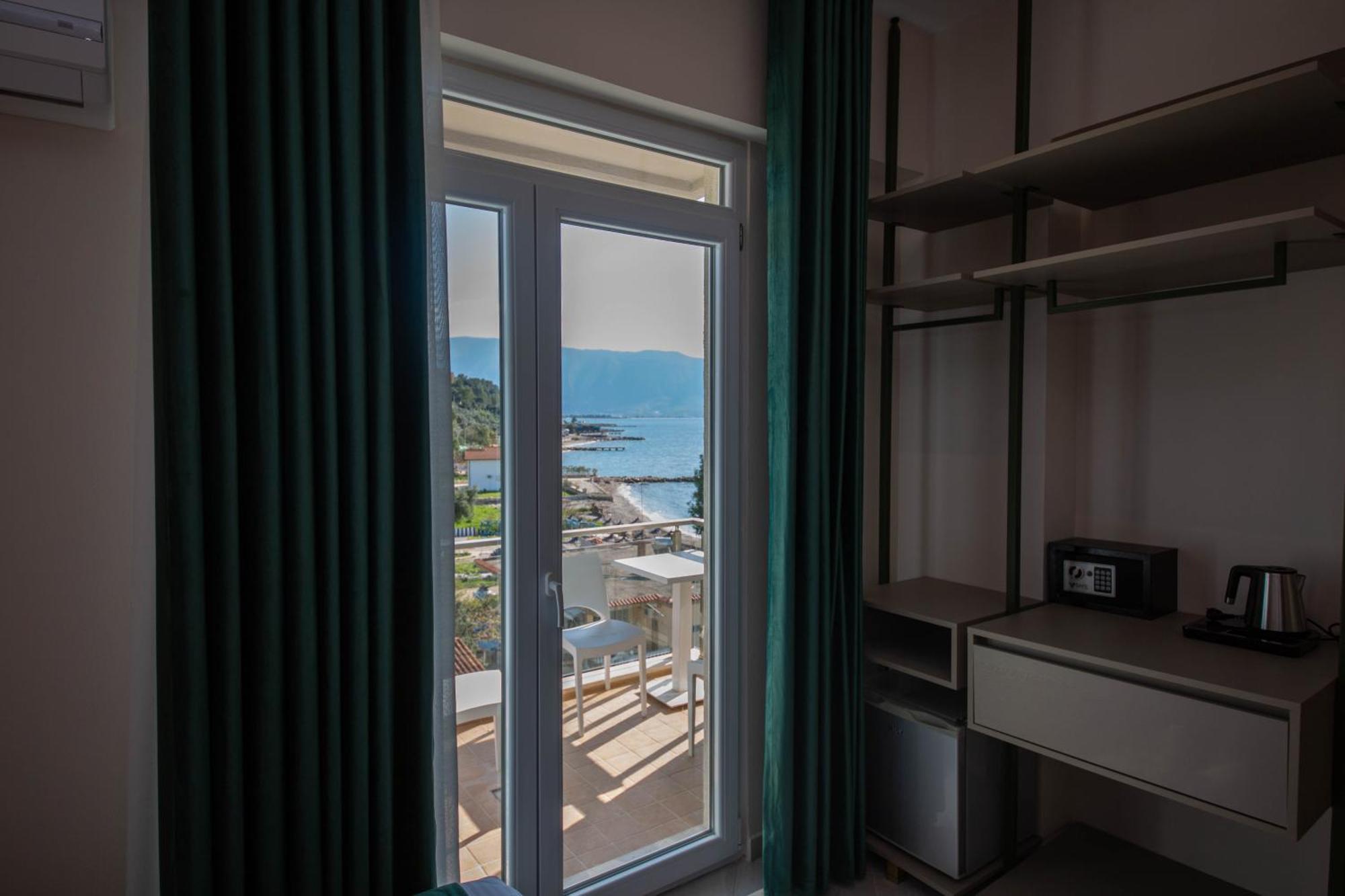 Hotel Royal Radhimë المظهر الخارجي الصورة