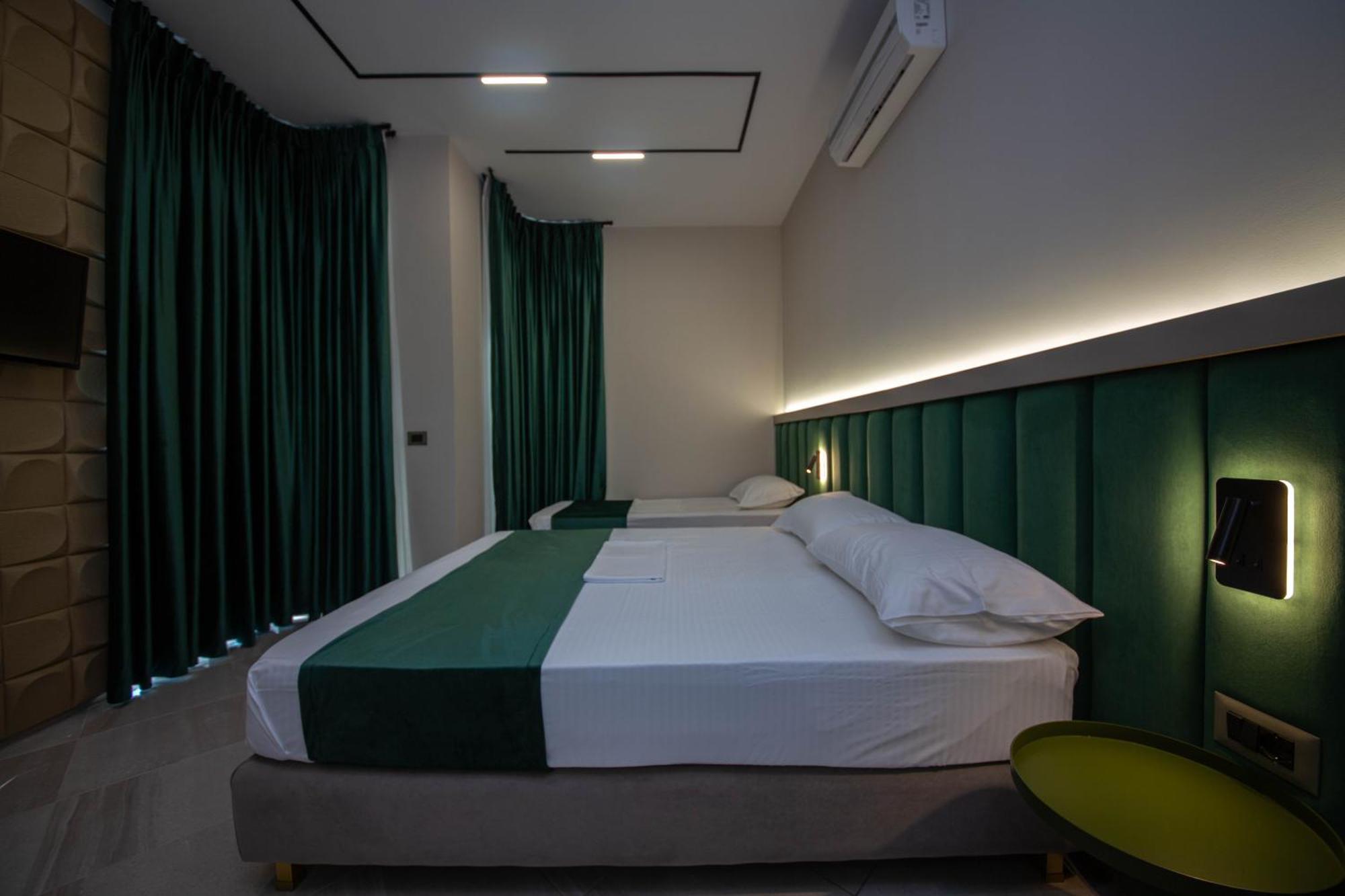 Hotel Royal Radhimë المظهر الخارجي الصورة