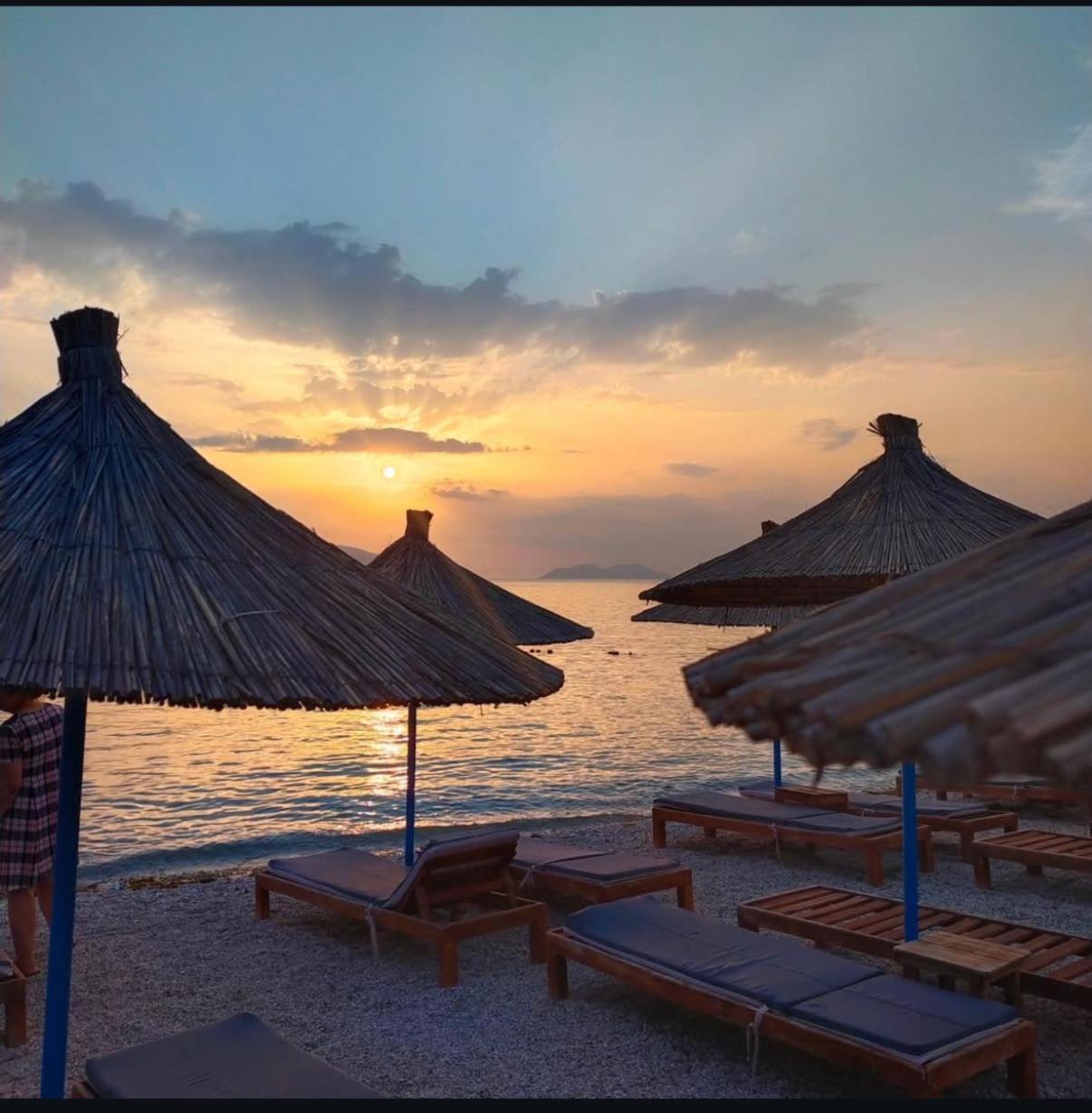Hotel Royal Radhimë المظهر الخارجي الصورة